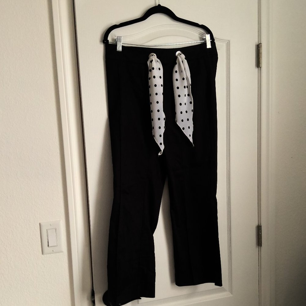 Avenue Montaigne Black Cropped Pants Size 5